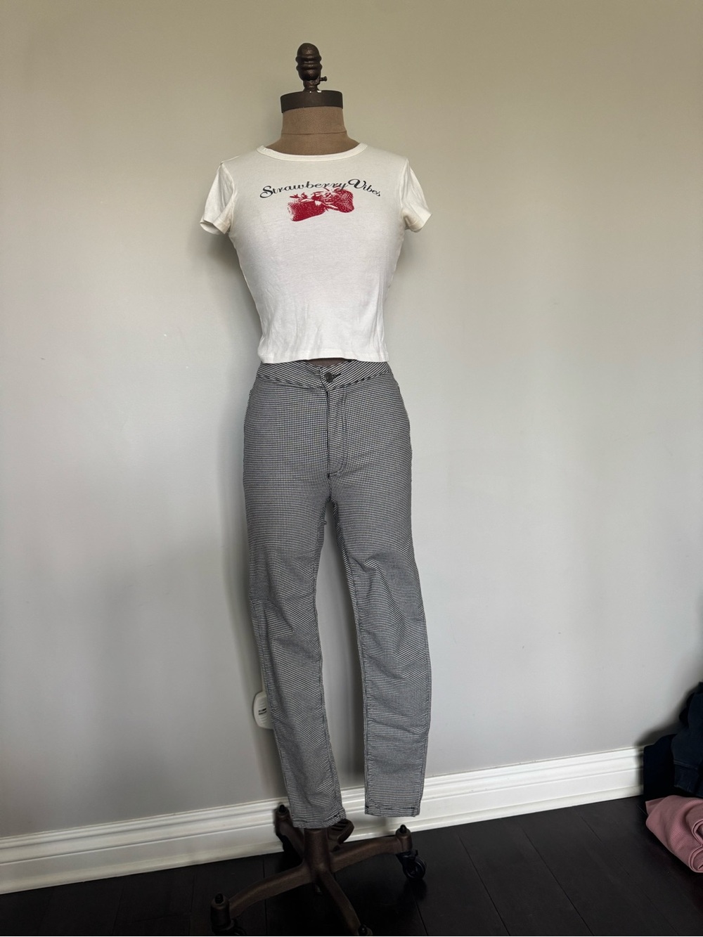 We The Free houndstooth jeans size 26 and  White 'Strawberry' Graphic Crop Tee
